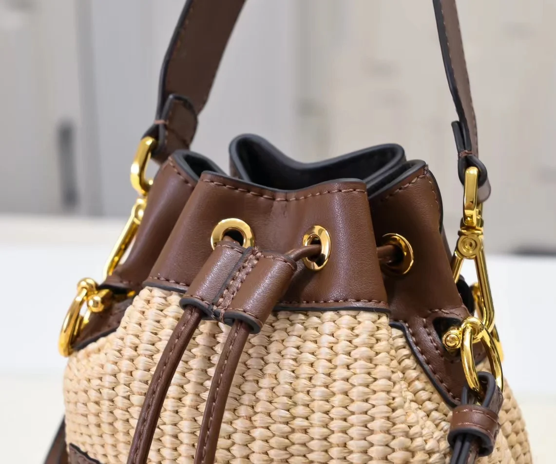 Hot selling cowhide material hand-held crossbody bag - Image 2